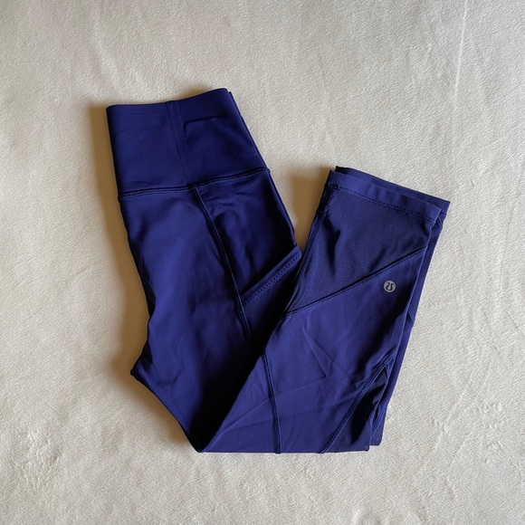 Lululemon Athletica Cropped Leggings - Picture 3 of 10